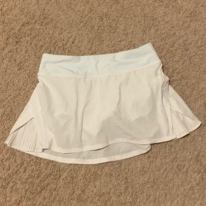 Lululemon play off the pleats mid-rise skirt